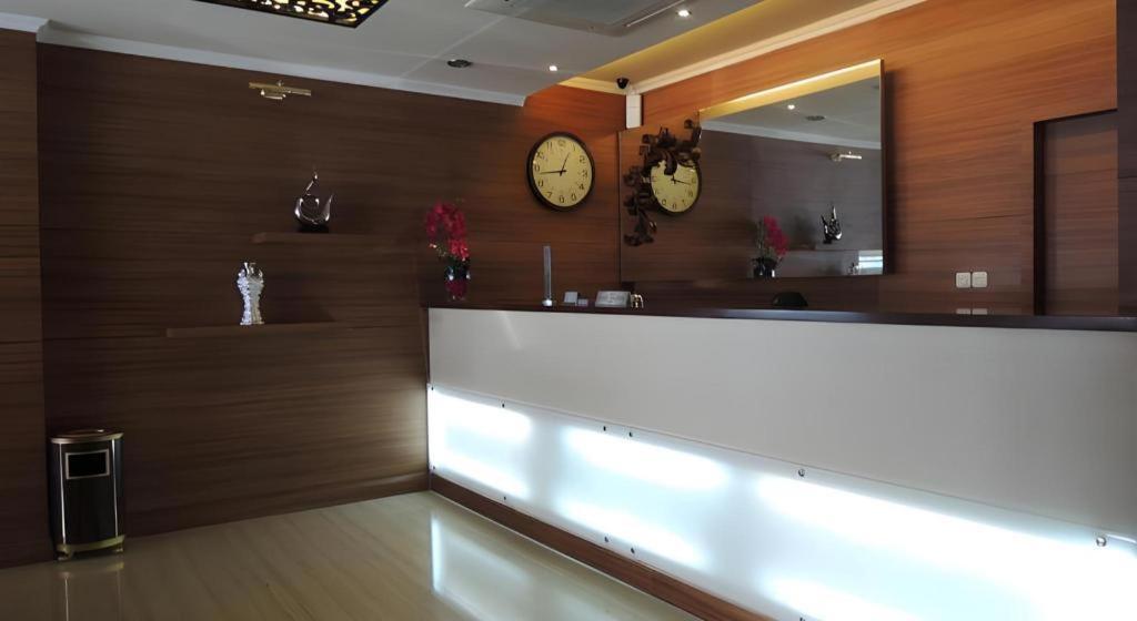 California Hotel Jakarta Kültér fotó