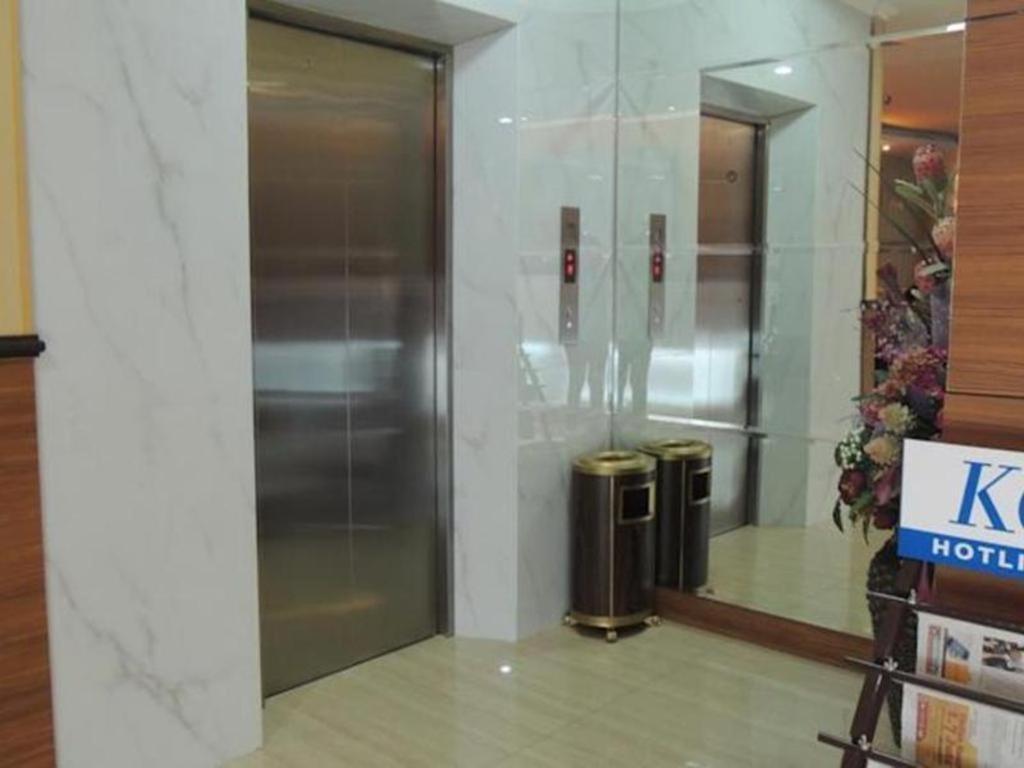 California Hotel Jakarta Kültér fotó