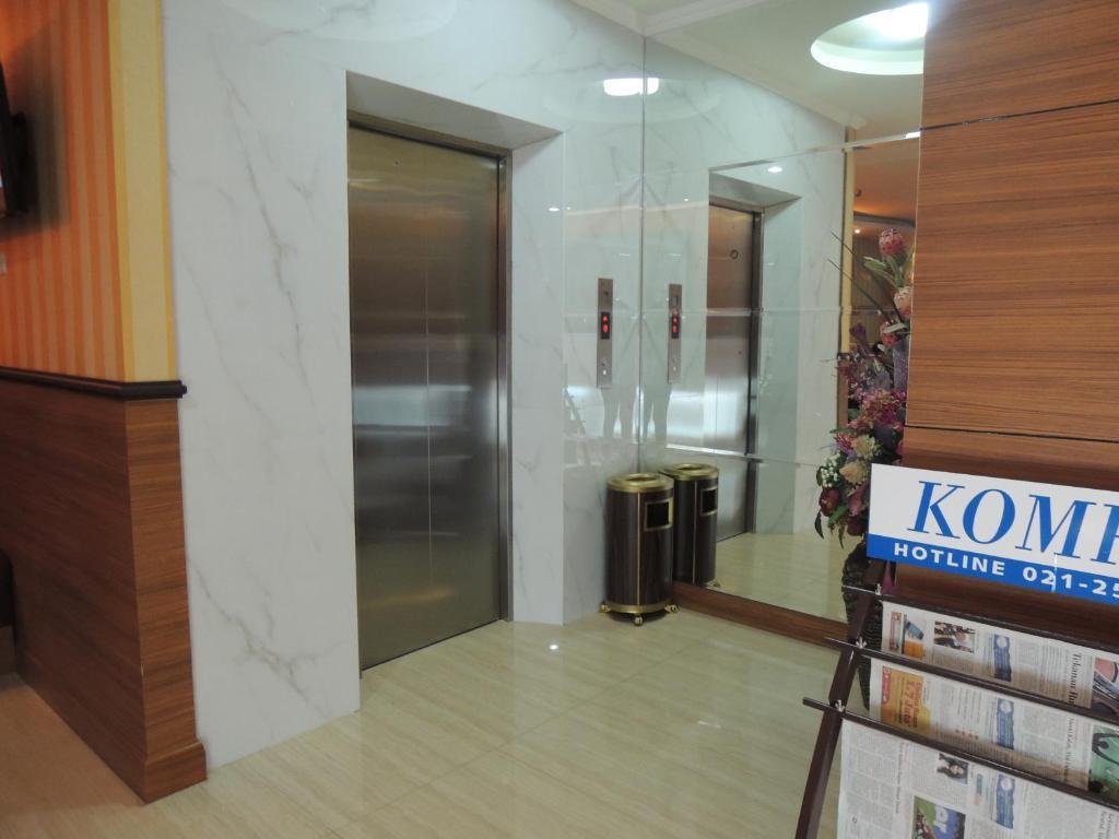 California Hotel Jakarta Kültér fotó