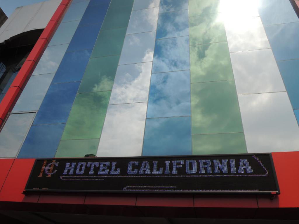 California Hotel Jakarta Kültér fotó