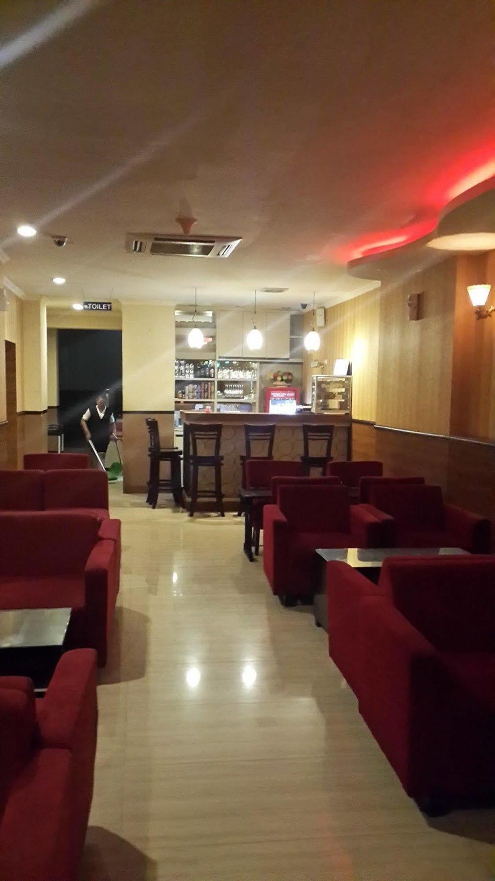 California Hotel Jakarta Kültér fotó