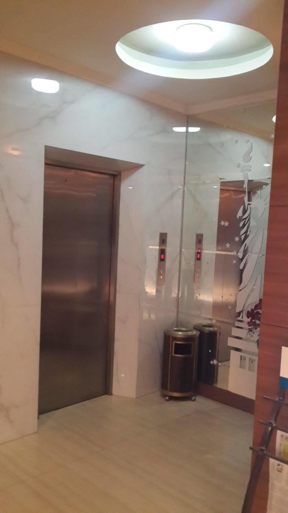 California Hotel Jakarta Kültér fotó
